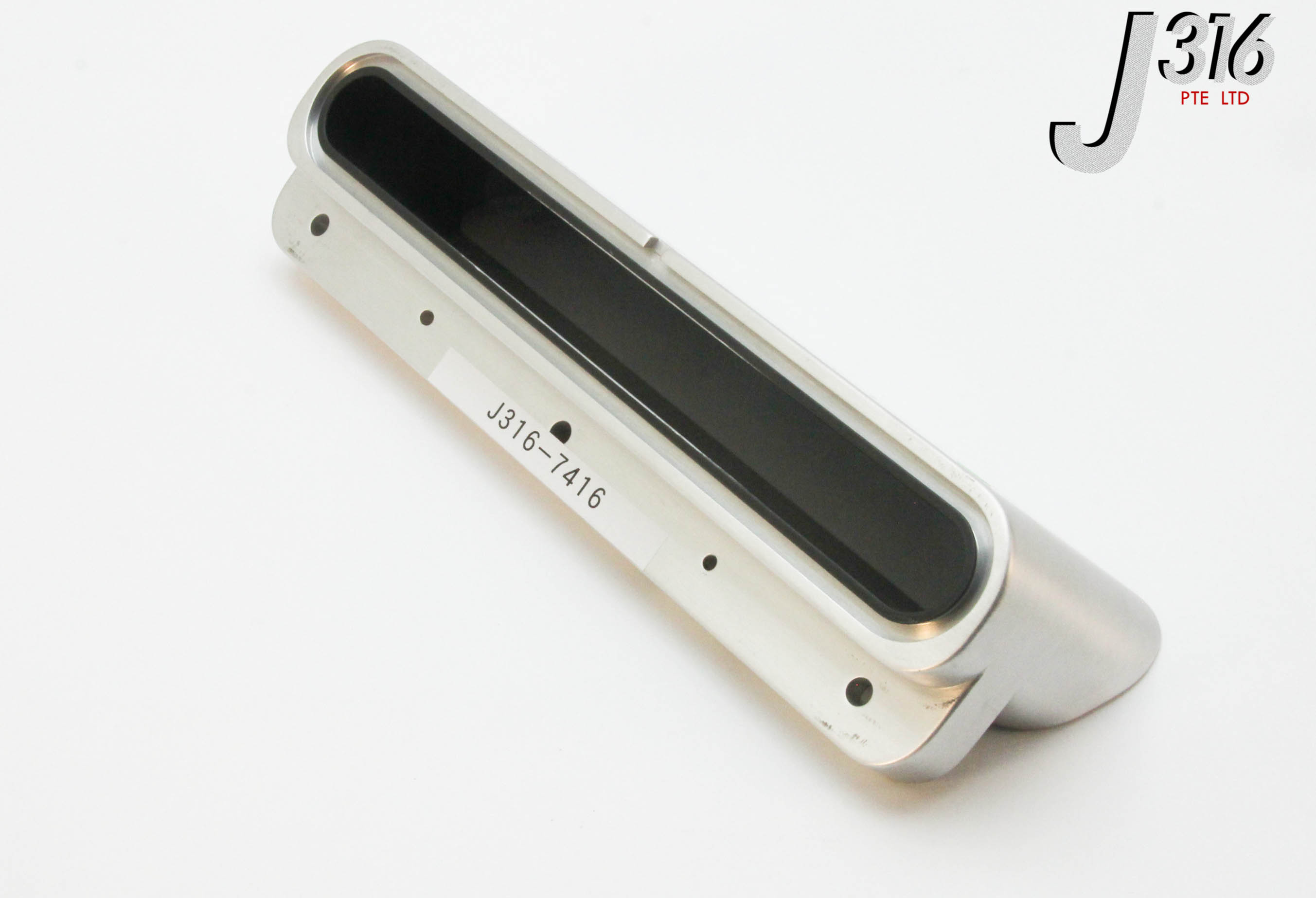 。 7416 APPLIED MATERIALS SLIT VALVE LINER SHOE INSERT MXP+ETCH 0020